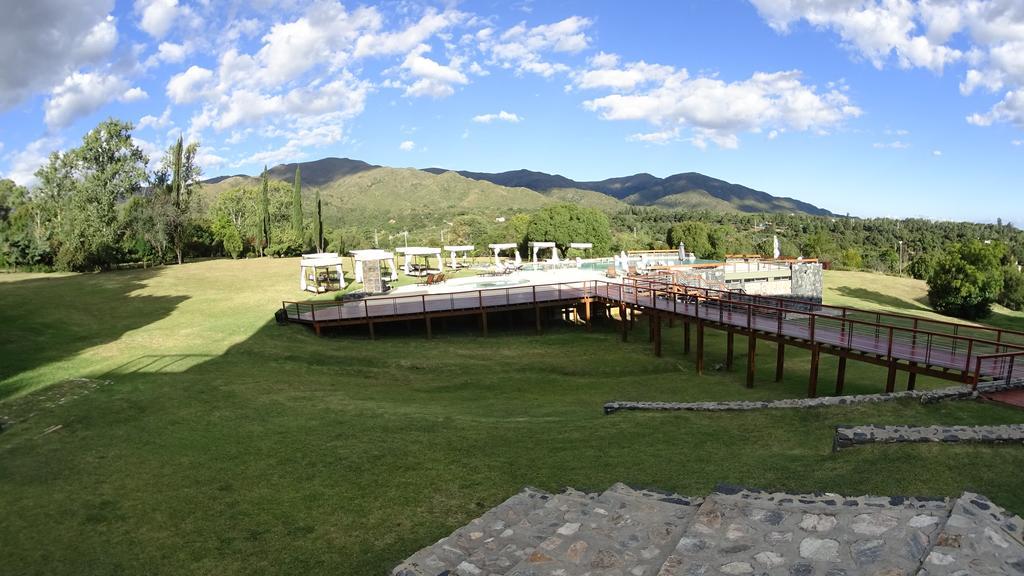 Tres Pircas Hotel & Spa Huerta Grande Exterior foto