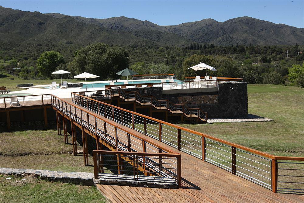 Tres Pircas Hotel & Spa Huerta Grande Exterior foto